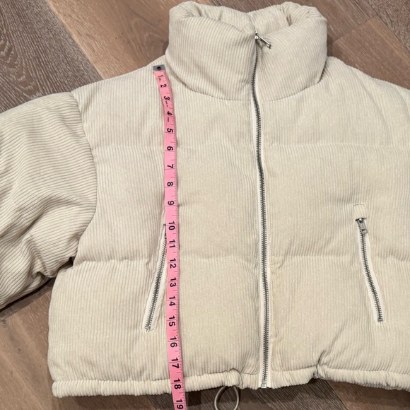 Adika Cropped Cream Corduroy Puffer Packet - Picture 2 of 12